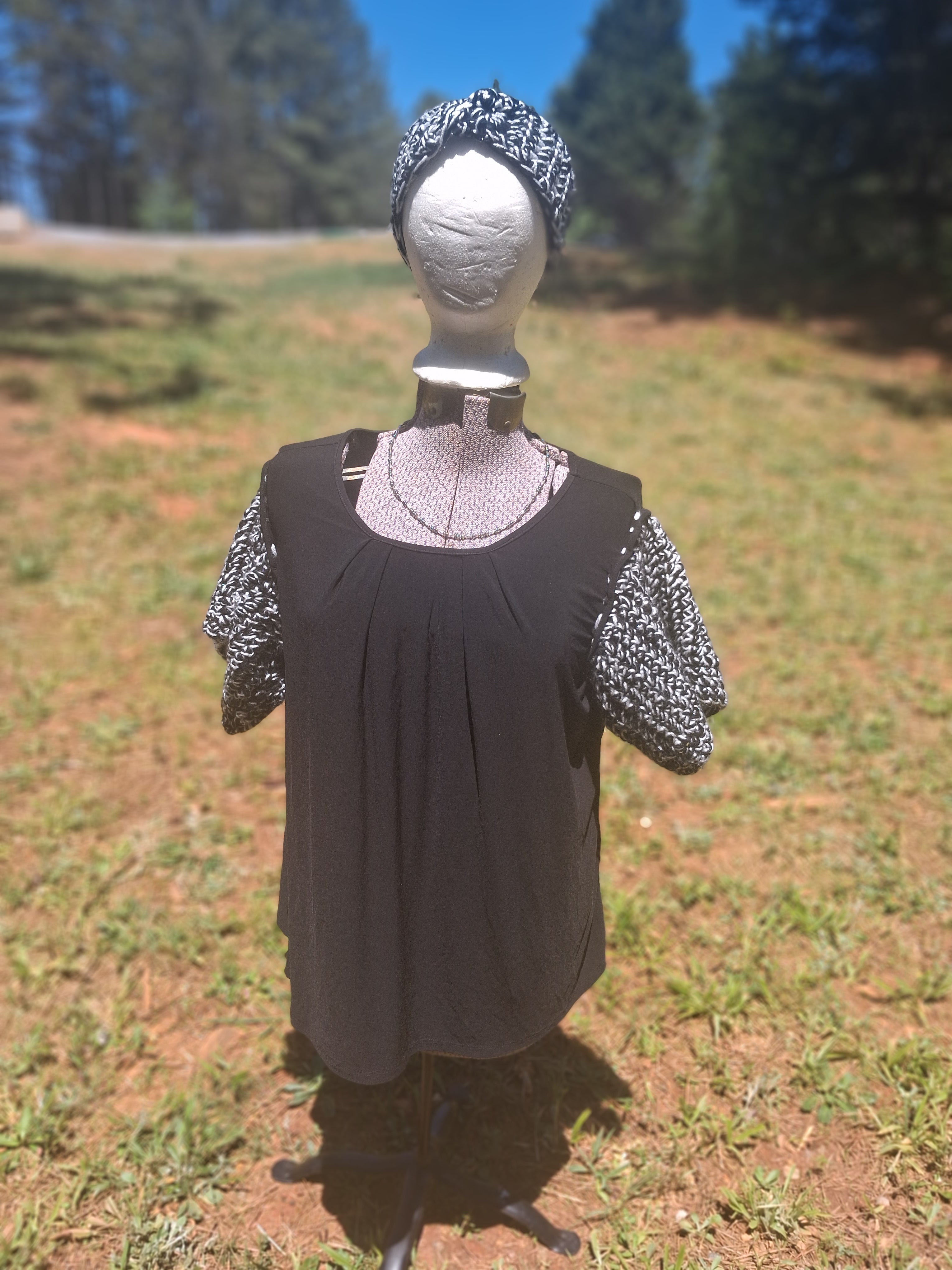 Black and white classic top